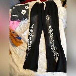 Hellstar pants lmk need gone dm before buying